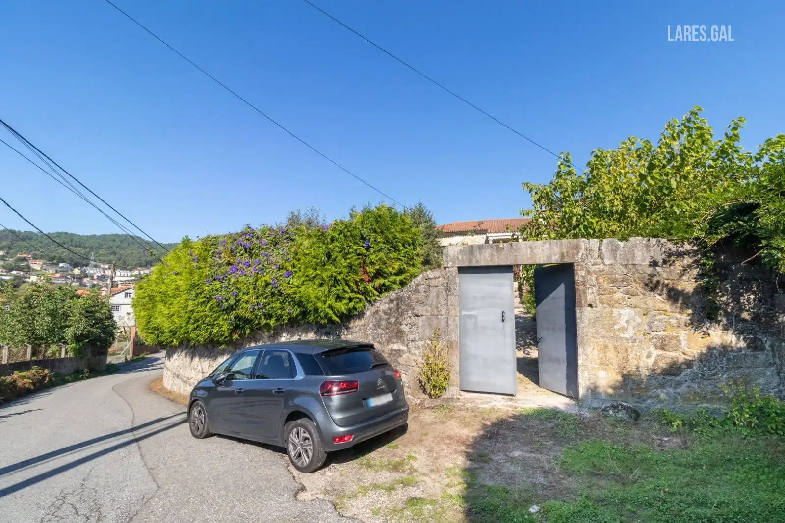 Vista exterior de Edificio en venta en Cangas 