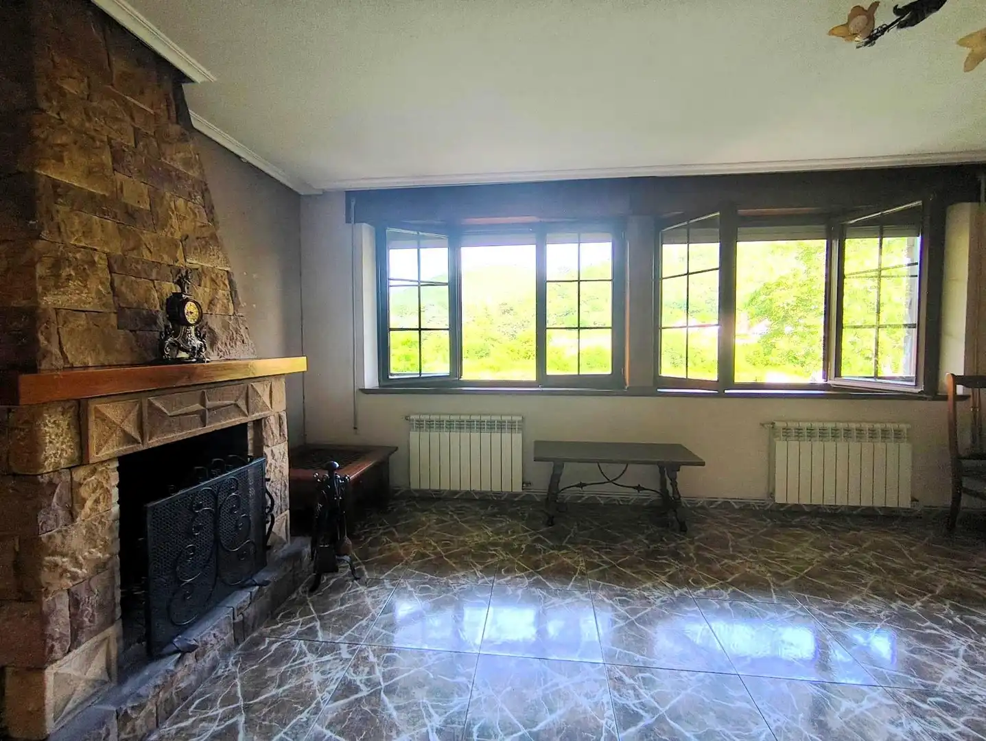 Sala de estar de Casa o chalet en venta en Villaescusa (Cantabria) con Calefacción, Jardín privado y Terraza