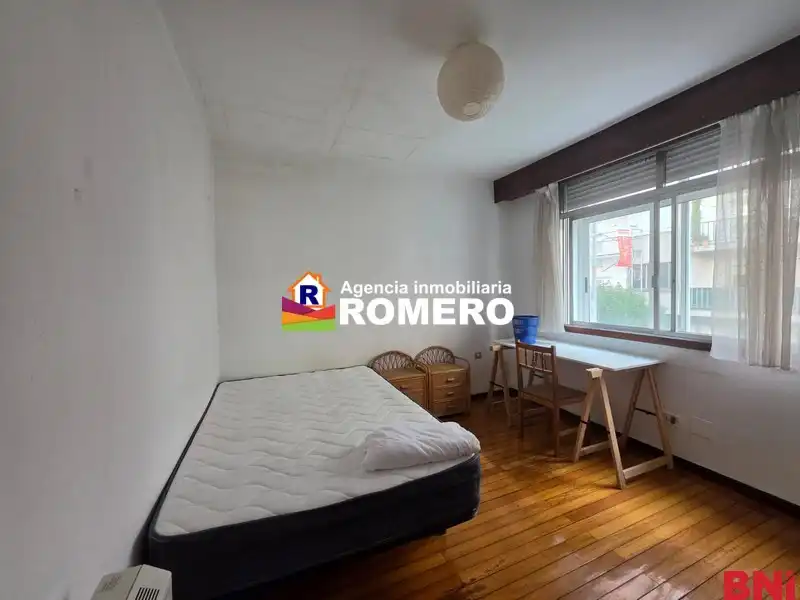 Schlafzimmer von Wohnung zum Verkauf in Santiago de Compostela  mit Möbliert