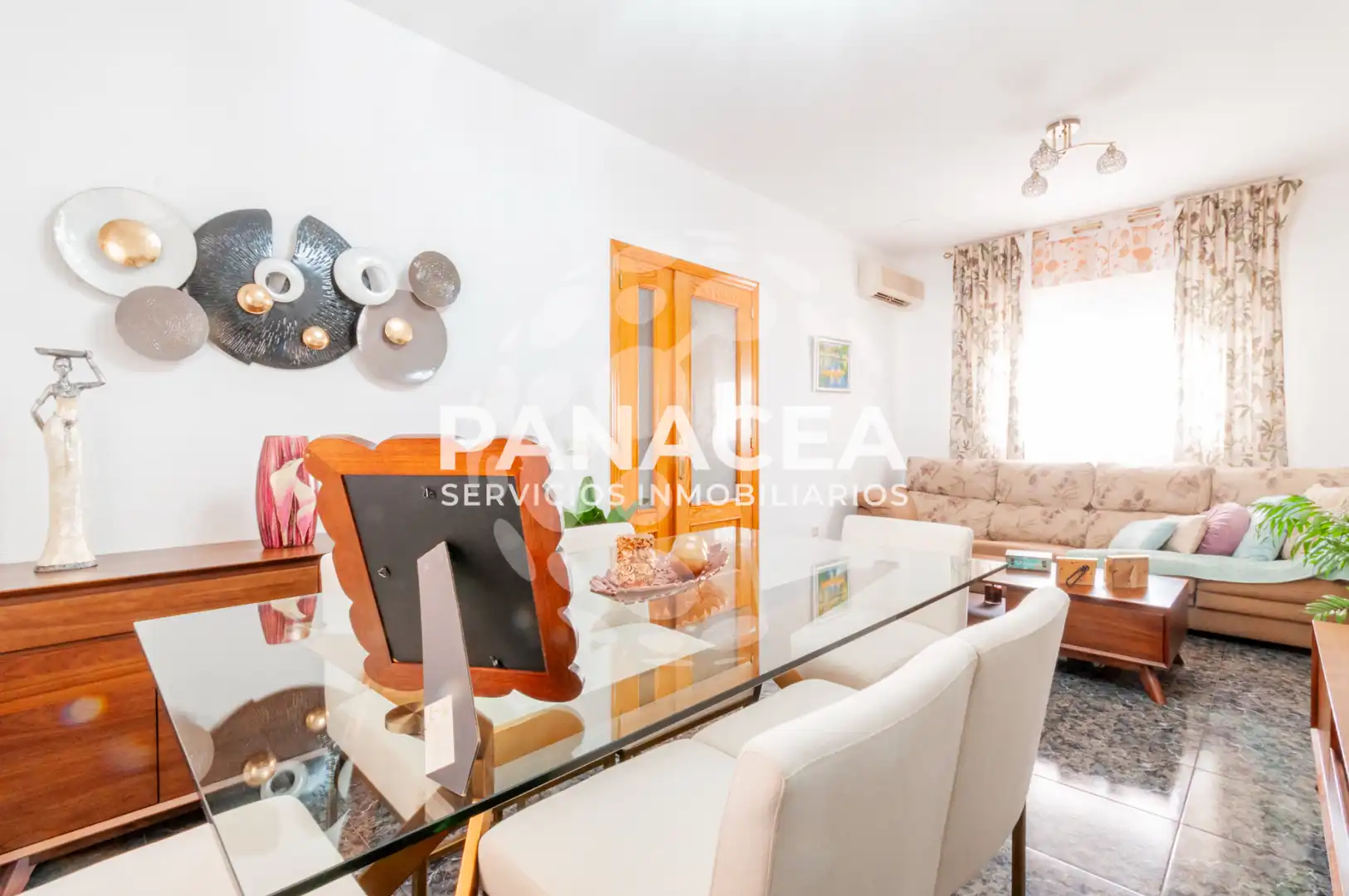 Vista exterior de Casa adosada en venta en Vícar con Jardín privado, Terraza y Amueblado