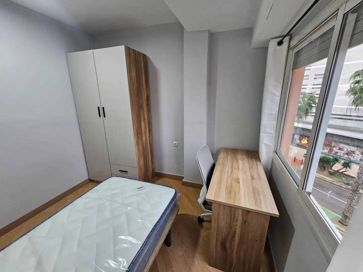 Room in Calle CANIGO, Ciudad Jardín