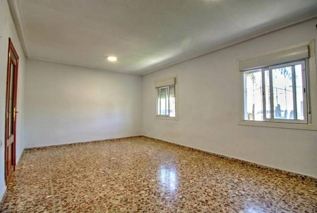 Planta baja en Venta en C. Valle Inclán en Virgen del Remedio - Parque Lo Morant