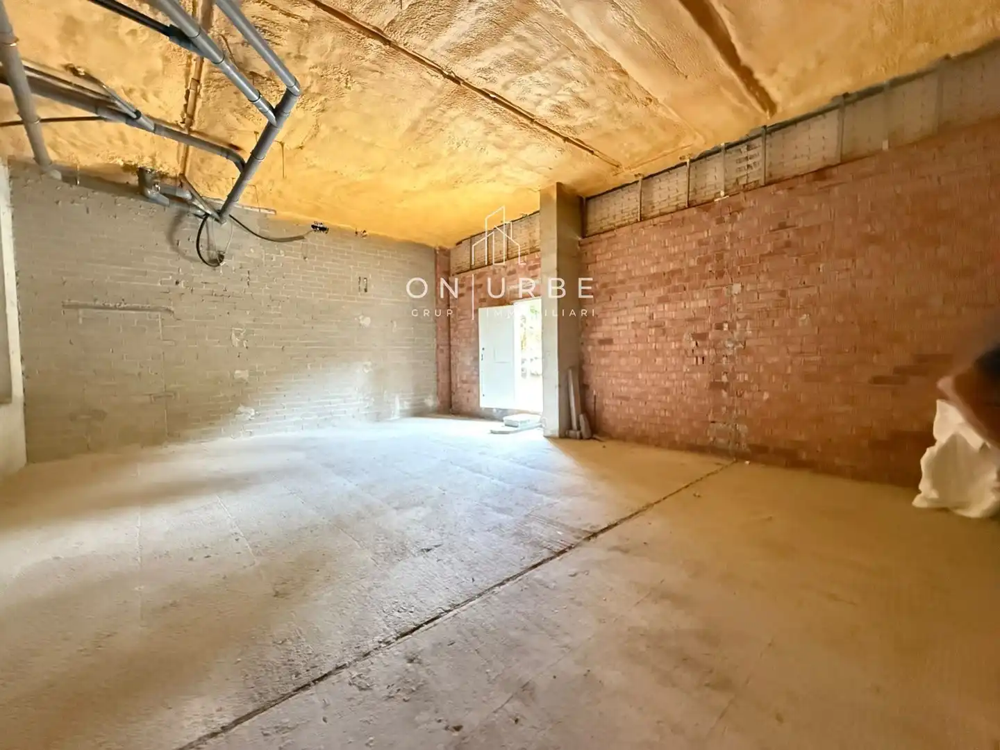 Office for sale in L'Hospitalet de Llobregat  with Air Conditioner