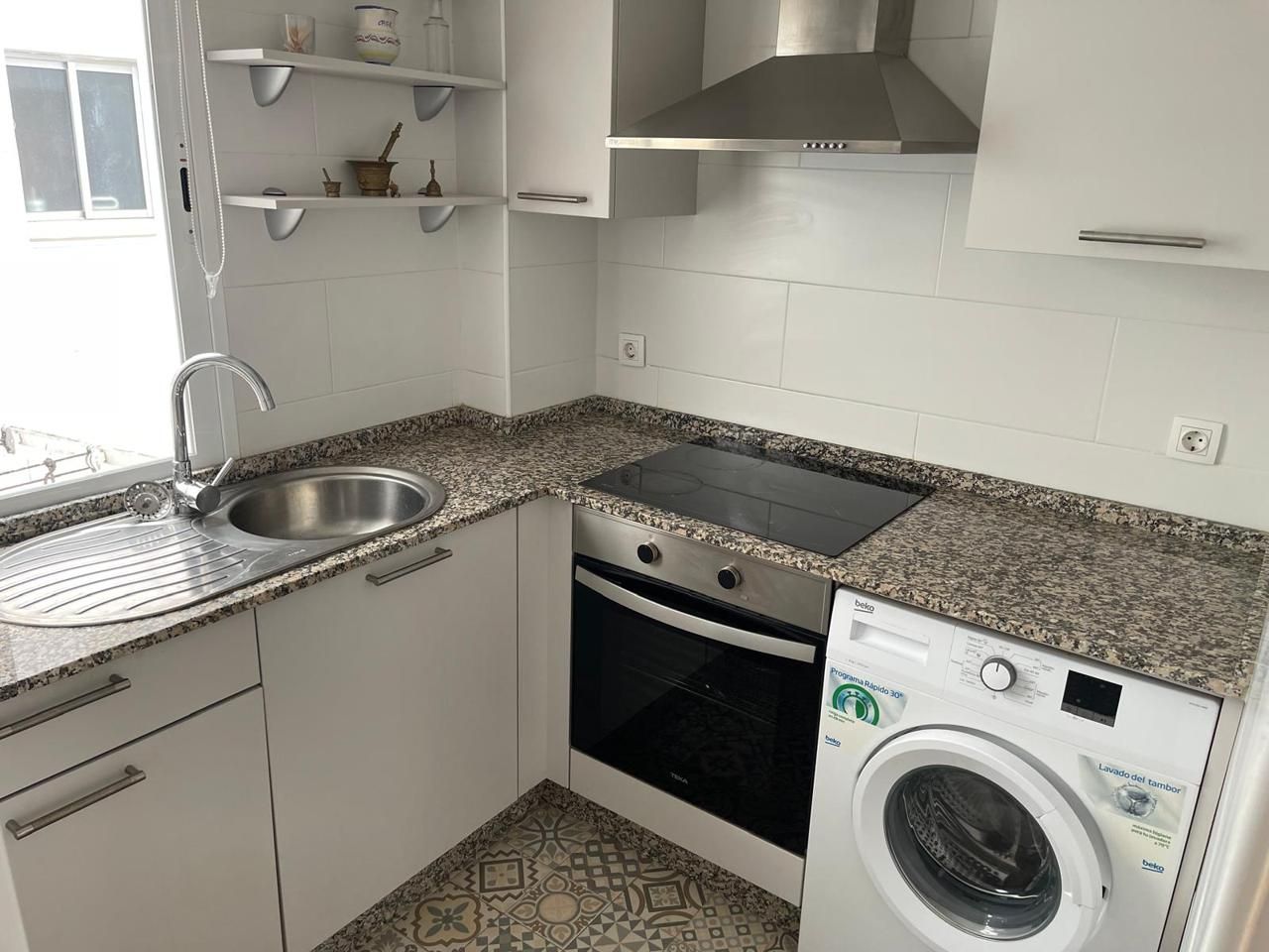 Cuina de Pis de lloguer en  Córdoba Capital amb Terrassa