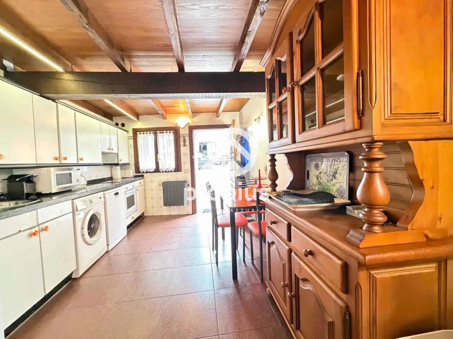 Cocina de Casa adosada en venta en Llanes con Calefacción, Trastero y Amueblado