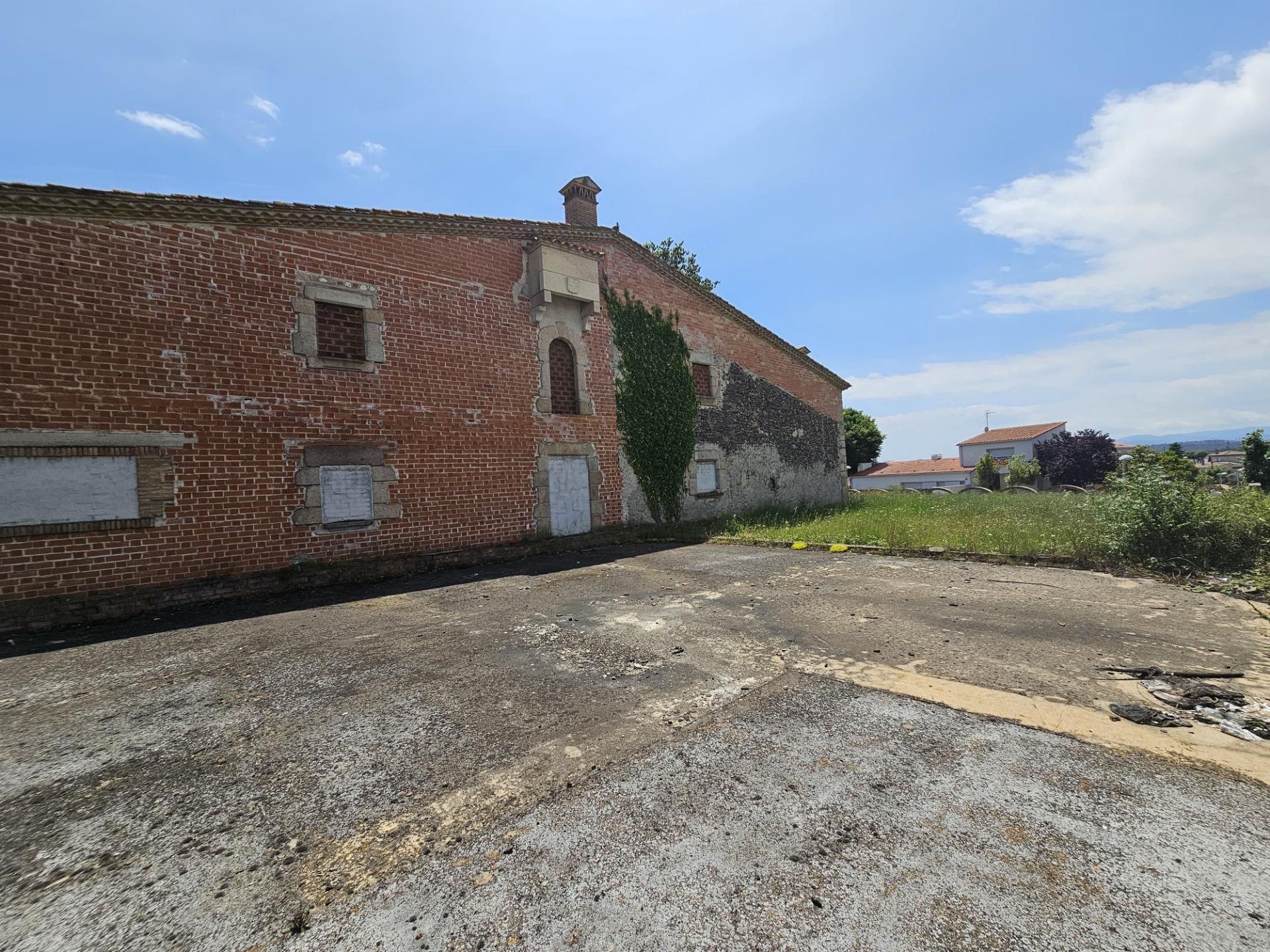 Vista exterior de Finca rústica en venda en Sils amb Jardí privat
