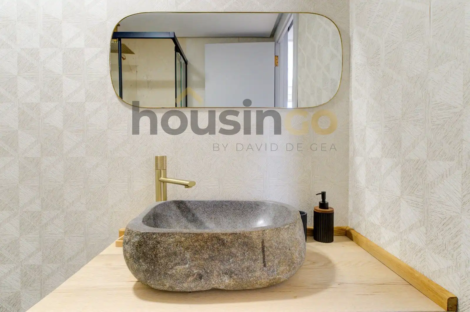 Baño de Piso de alquiler en Madrid con Aire acondicionado, Calefacción y Amueblado