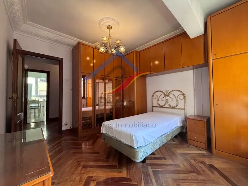 Bedroom of Flat for sale in Santander  with Heating, Parquet flooring and Oven