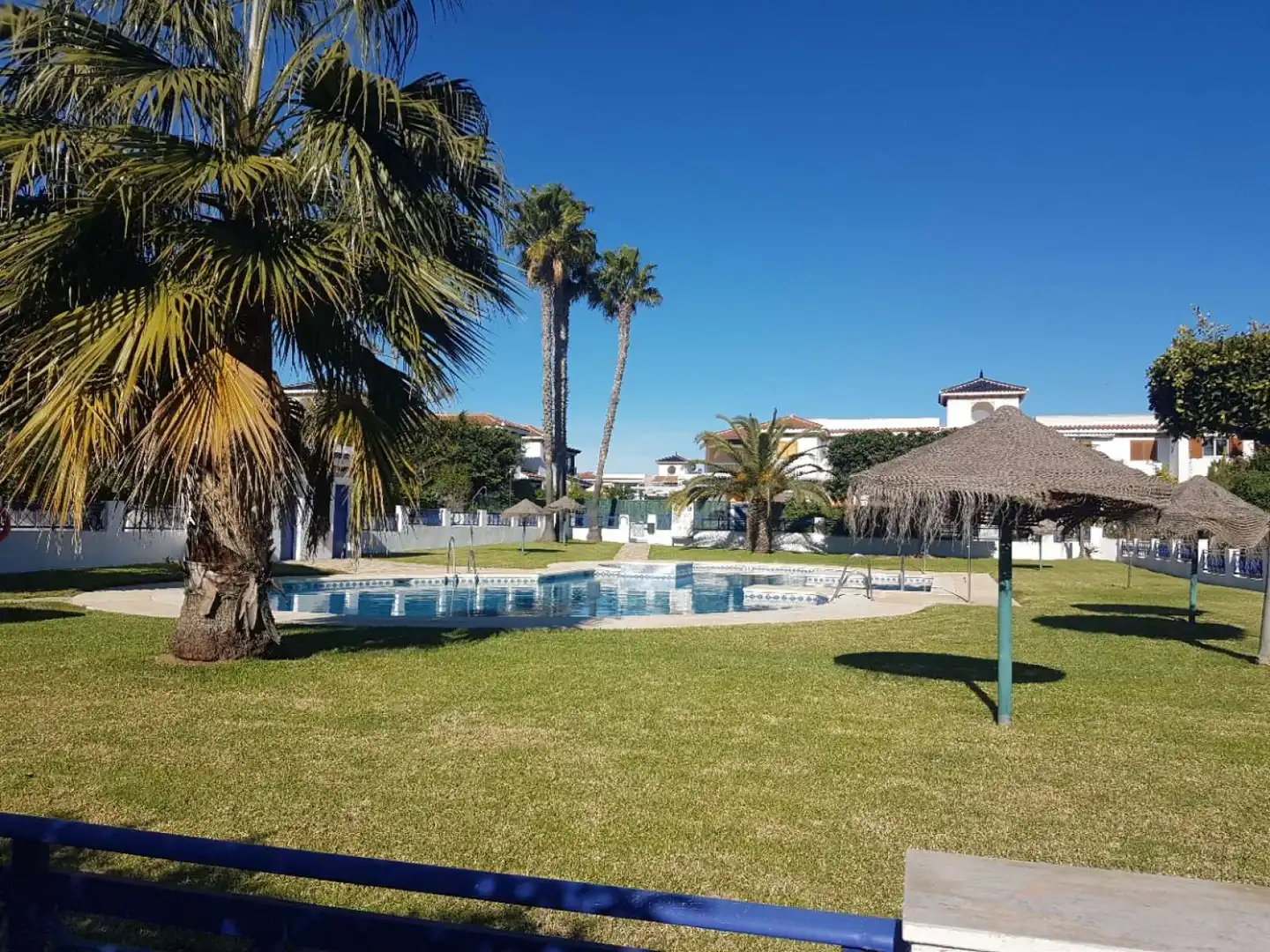 Piscina de Apartament per a compartir en Vera amb Aire condicionat, Terrassa i Moblat