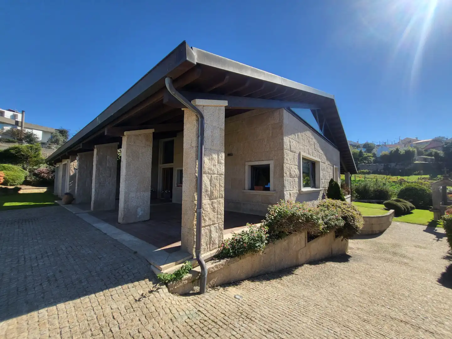 Vista exterior de Casa o xalet en venda en Nigrán amb Aire condicionat, Calefacció i Jardí privat