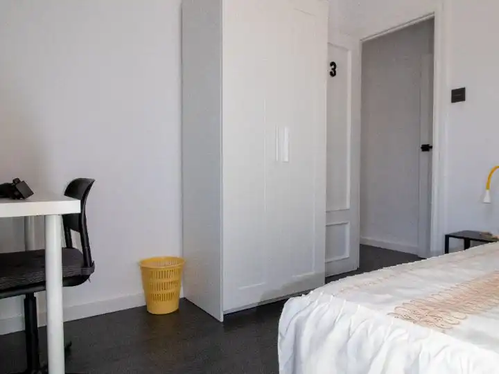 Schlafzimmer von Wohnung zur Miete in Camins al Grau