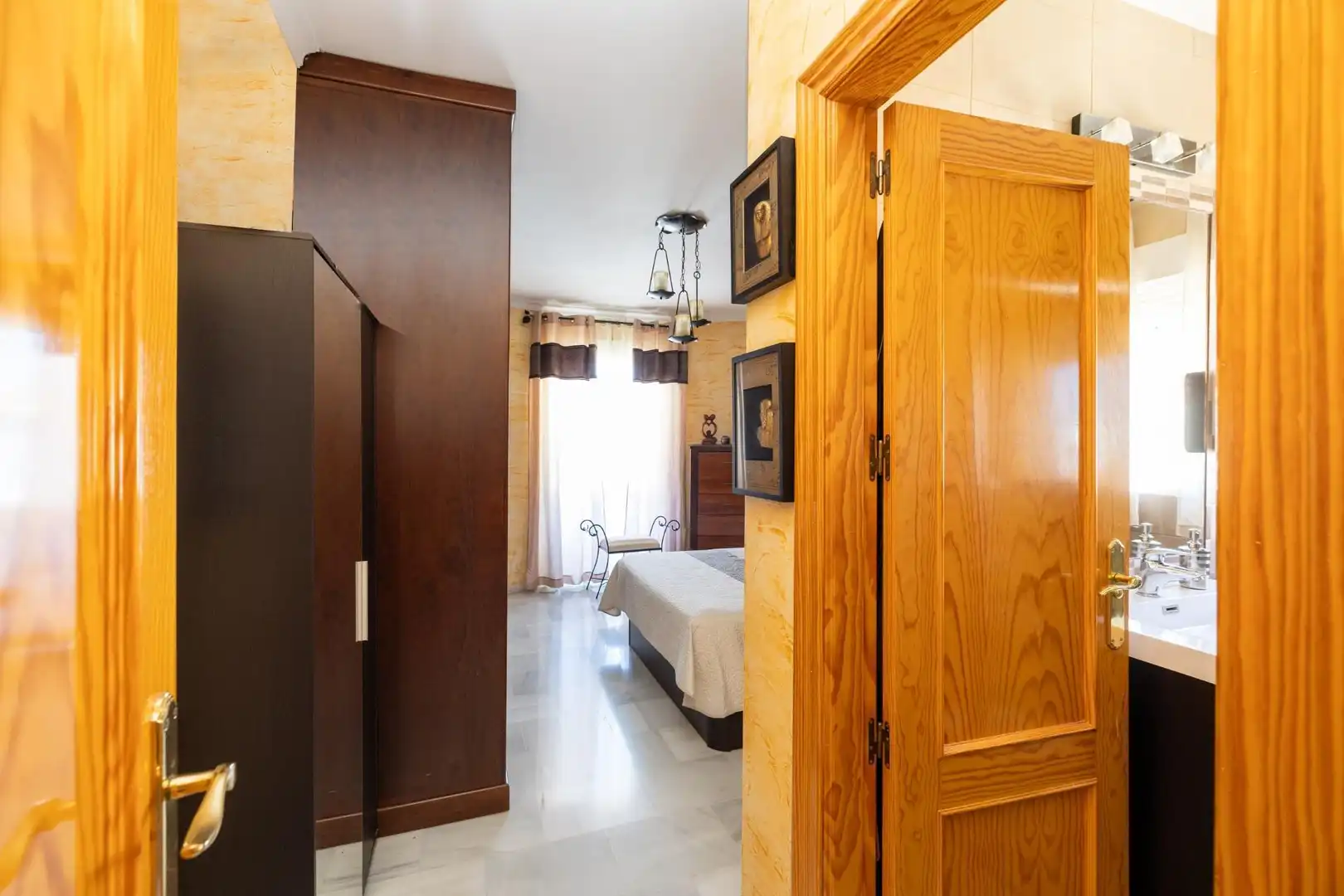 Habitación de Casa o chalet en venta en Cúllar Vega con Aire acondicionado, Calefacción y Jardín privado