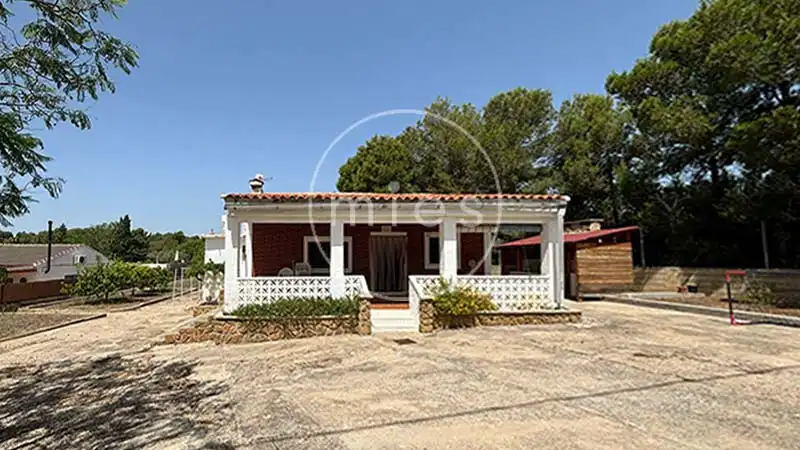 Vista exterior de Casa o xalet en venda en Turís amb Aire condicionat, Jardí privat i Terrassa