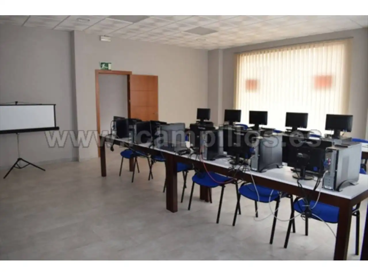 Local comercial en venda a Baena, imagen 3