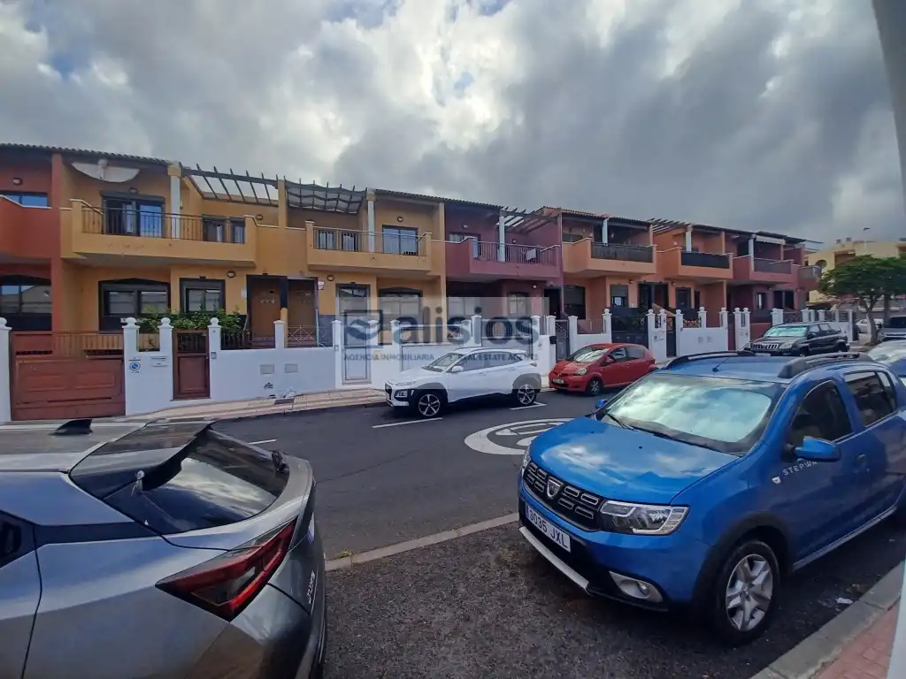Vista exterior de Casa adosada en venda en Adeje