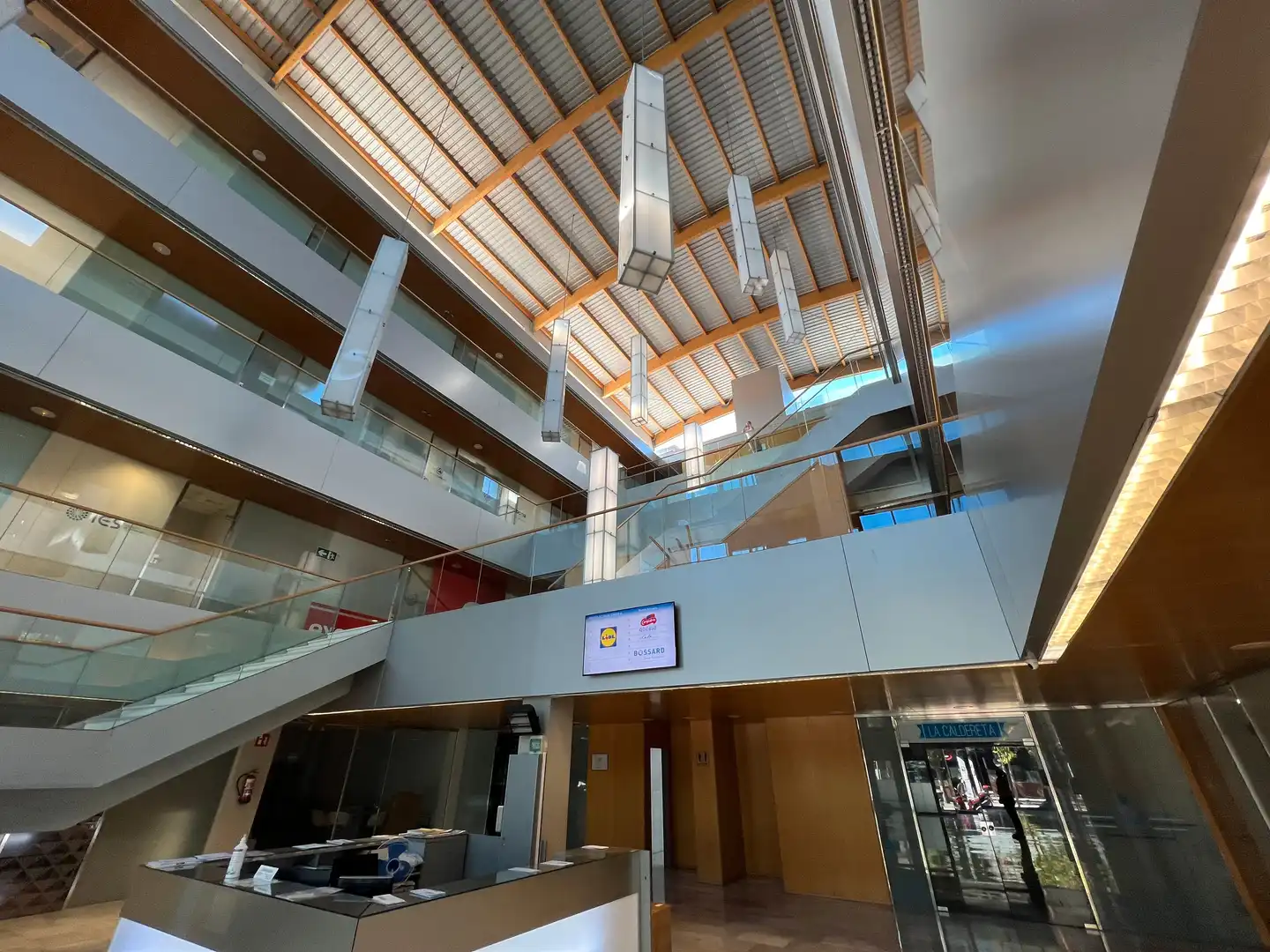 Local comercial en venta en Avinguda Corts Catalanes 5, imagen 5