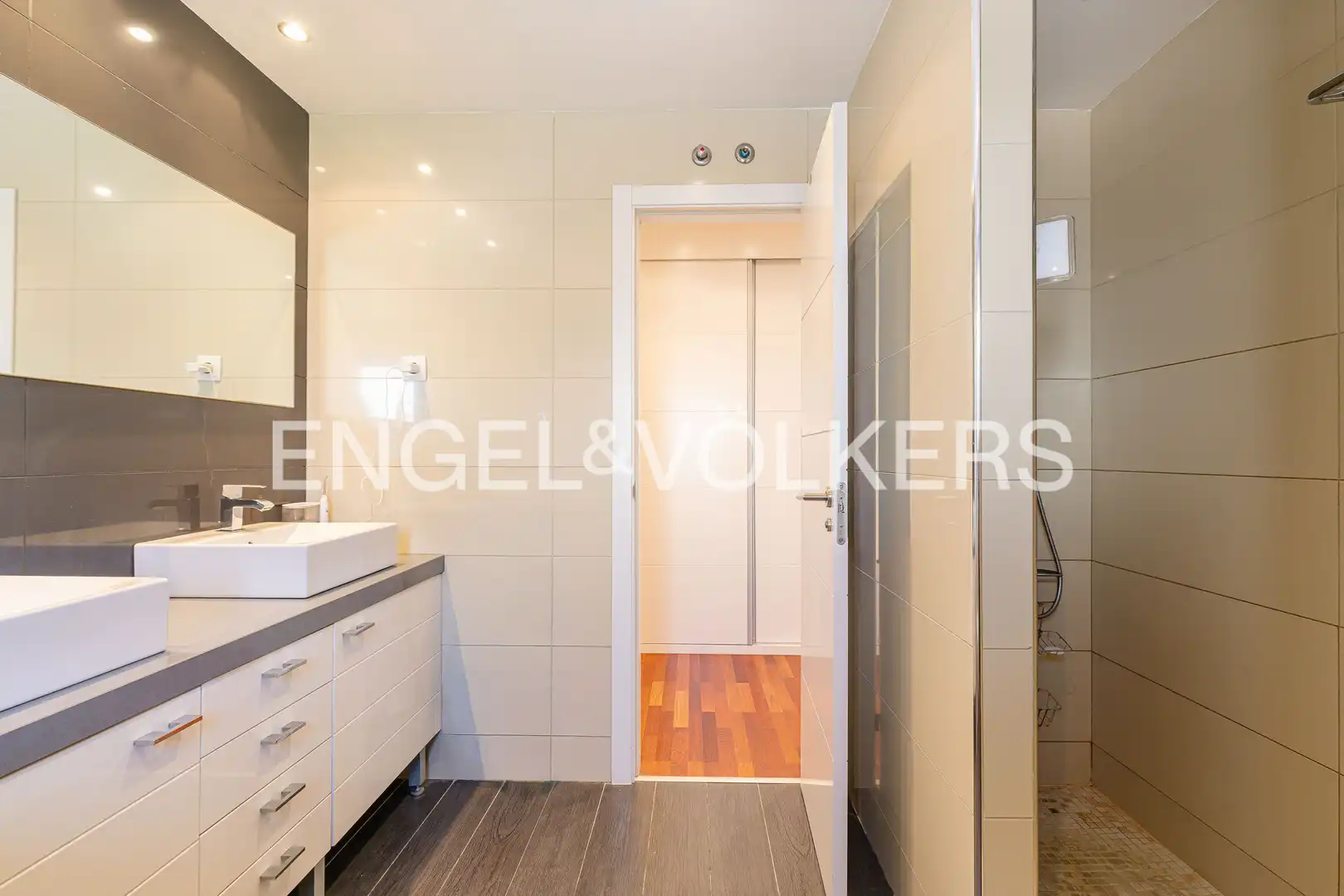Bathroom of Detached homes for rent in Boadilla del Monte  with Air Conditioner, Heating and Parquet flooring