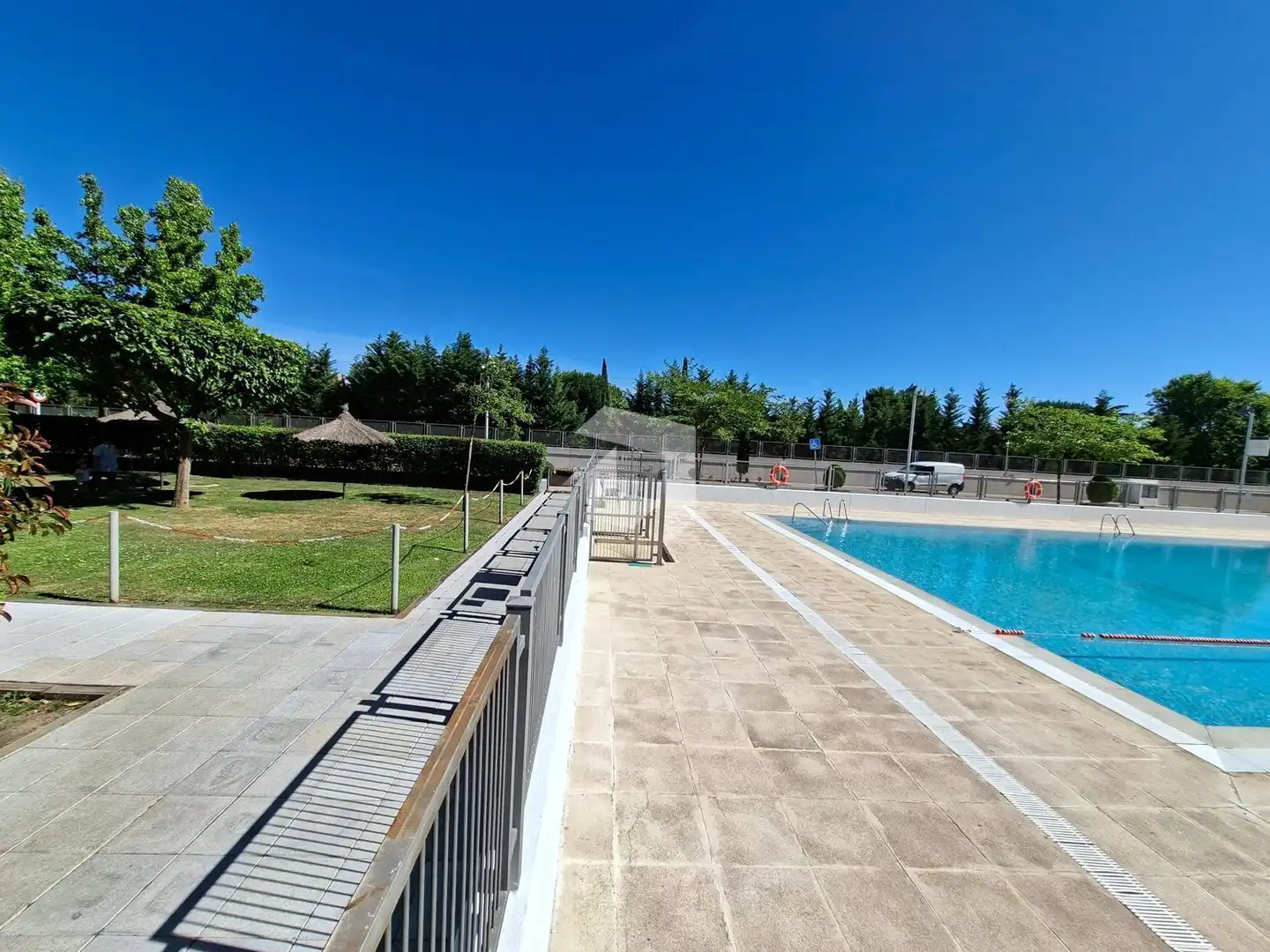Piscina de Ático en venta en Madrid con Aire acondicionado, Calefacción y Terraza