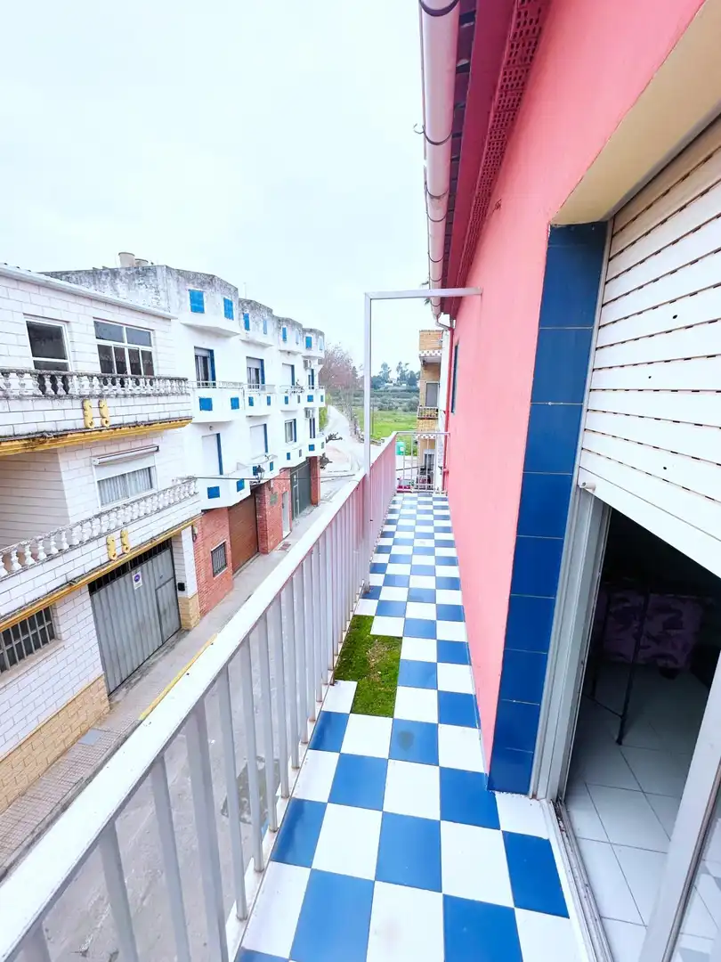 Vista exterior de Piso en venta en Benicolet con Amueblado y Balcón