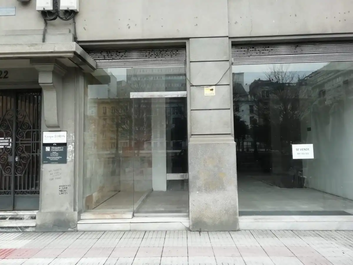 Locale commerciale in vendita a Calle Emilia Pardo Bazán