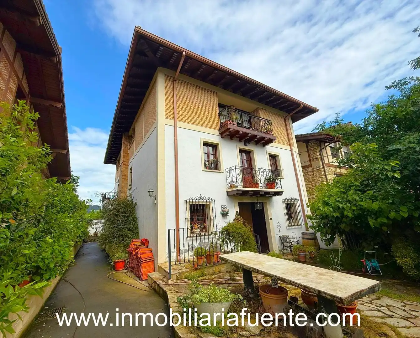 Vista exterior de Casa o chalet en venta en Zalla  con Jardín privado, Trastero y Amueblado