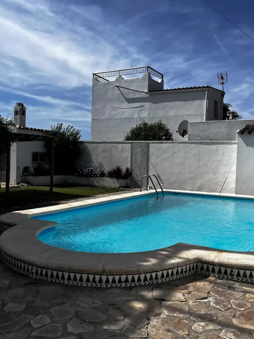 Piscina de Finca rústica en venda en Barbate amb Jardí privat, Terrassa i Traster