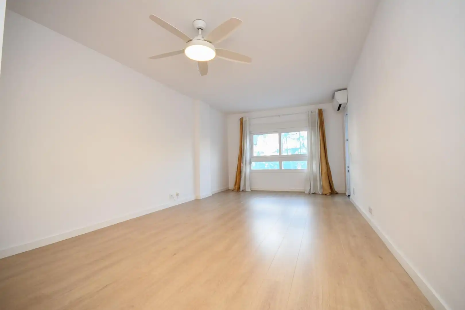 Habitación de Piso en venta en  Palma de Mallorca con Aire acondicionado, Parquet y Terraza