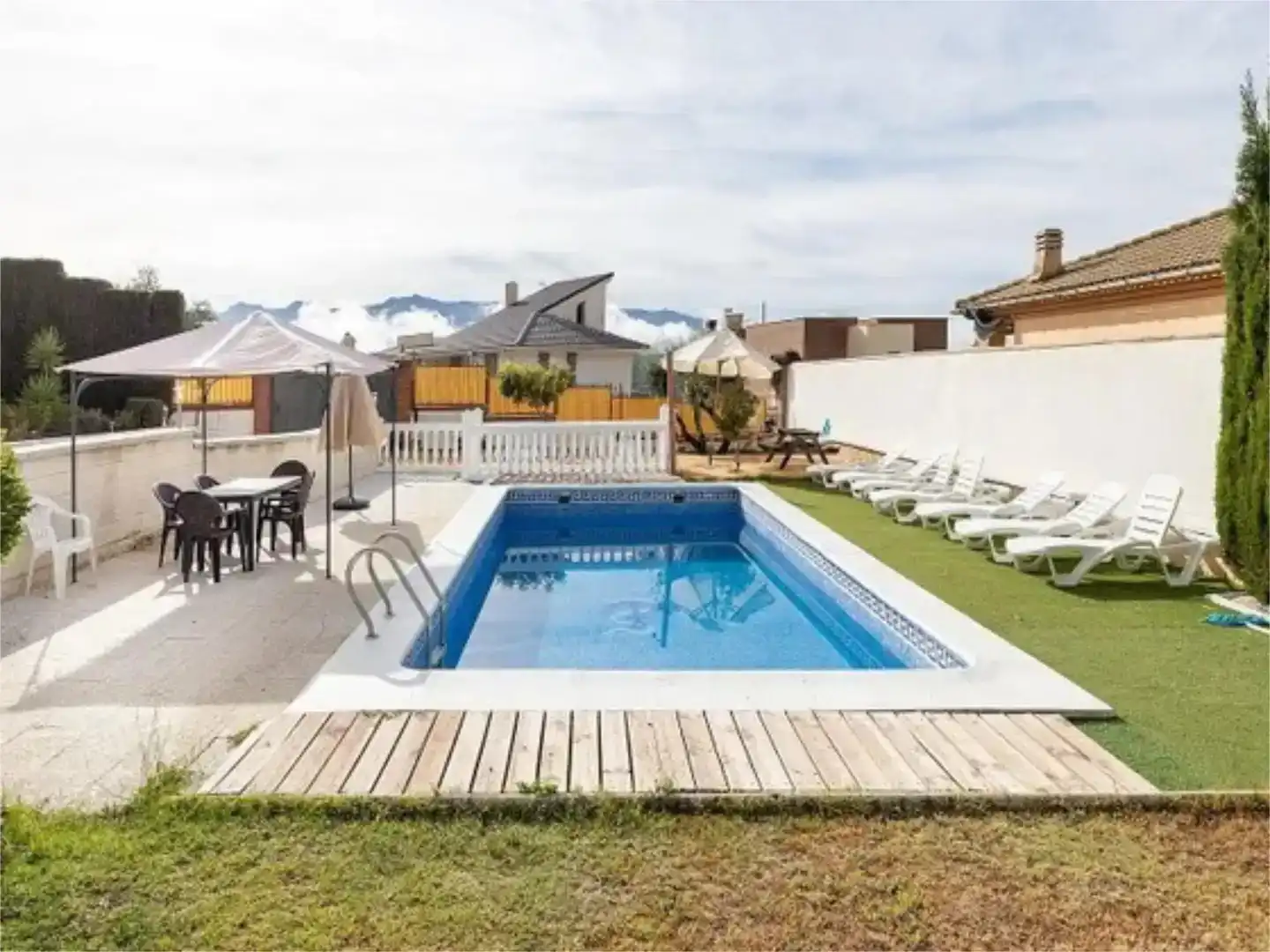 Piscina de Casa o xalet en venda en Huétor de Santillán amb Aire condicionat, Piscina i Balcó