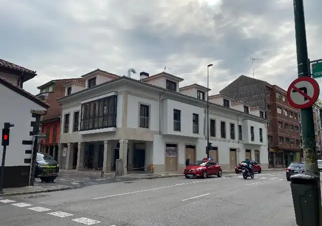 Vista exterior de Garatge en venda en Avilés