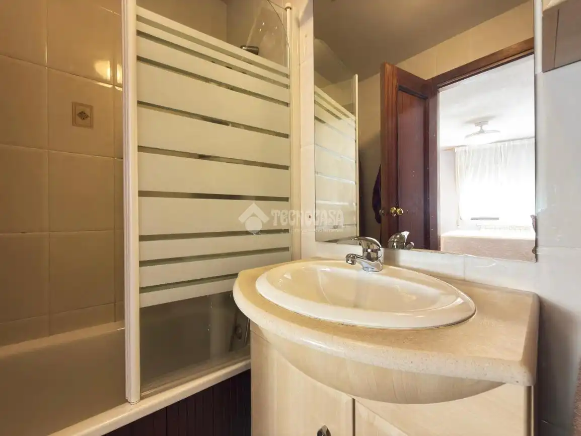 Baño de Piso en venta en Alcobendas con Aire acondicionado, Parquet y Balcón