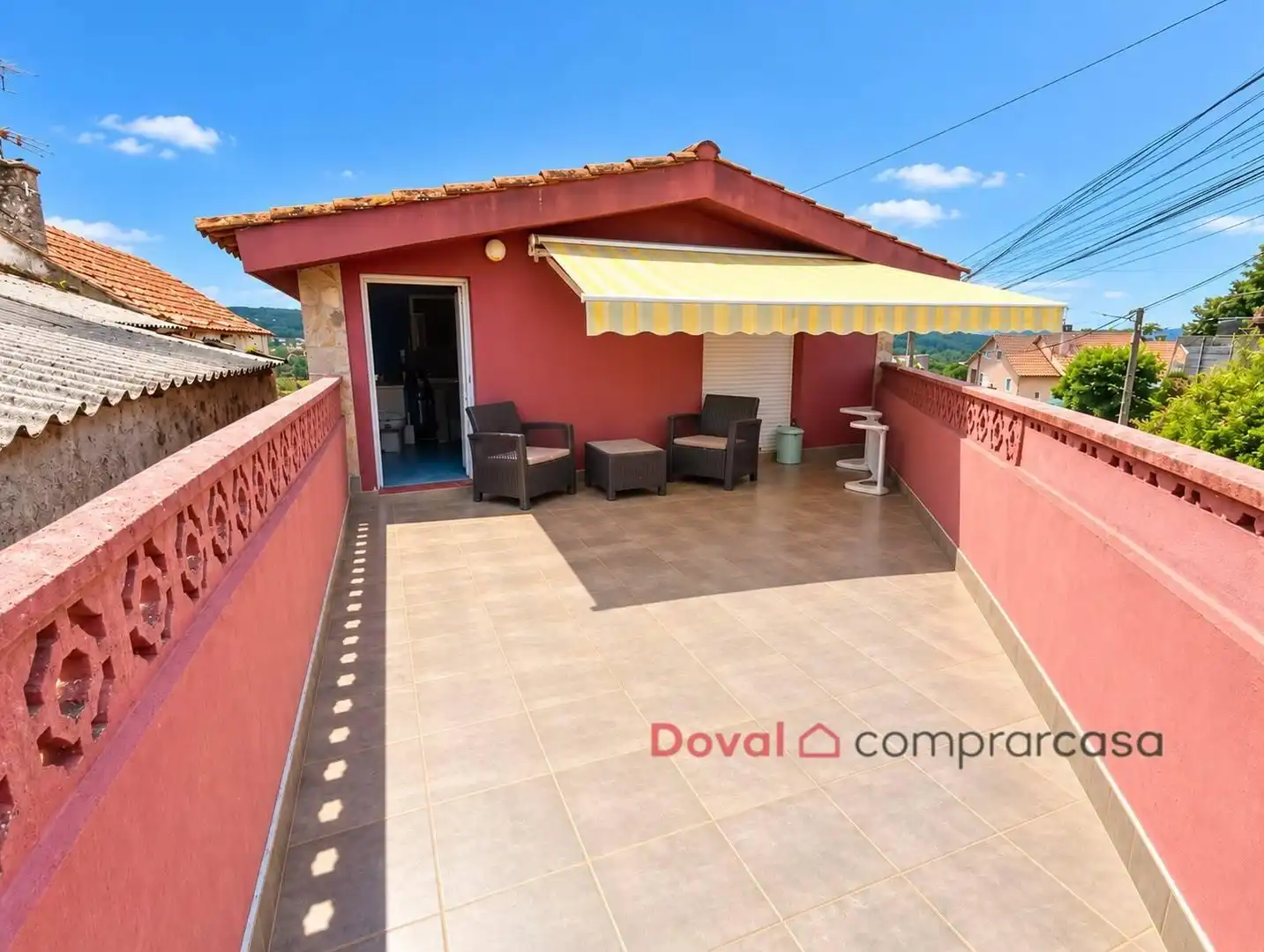 Balcony of Houses for sale in Valadares - Beade