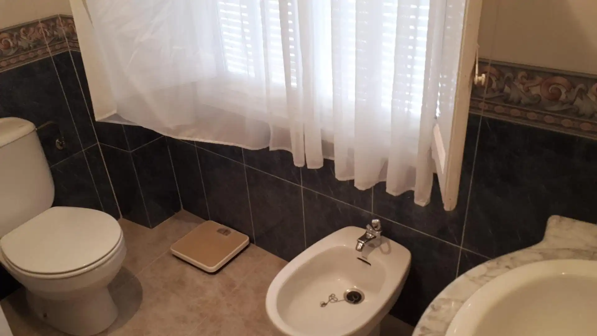 Bany de Casa o xalet en venda en Sierro amb Terrassa i Traster