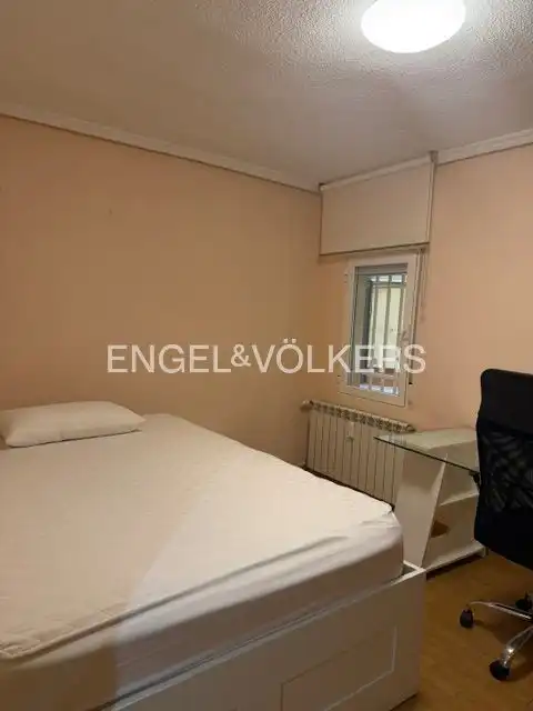 Bedroom of Flat for rent in Madrid  with Heating, Parquet flooring and Furnished