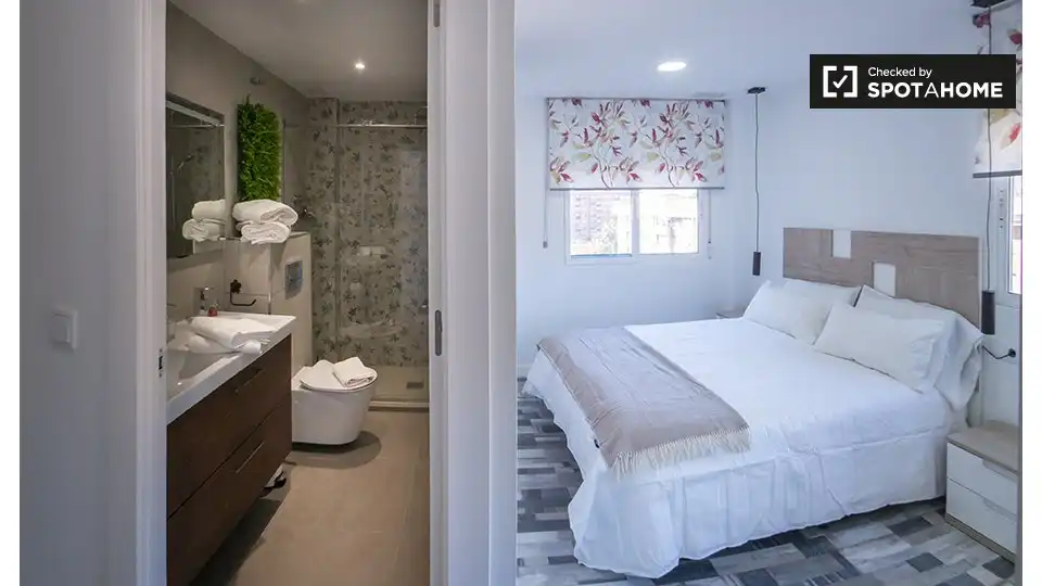 Bedroom of Flat for rent in Valencia  with Air Conditioner, Heating and Furnished