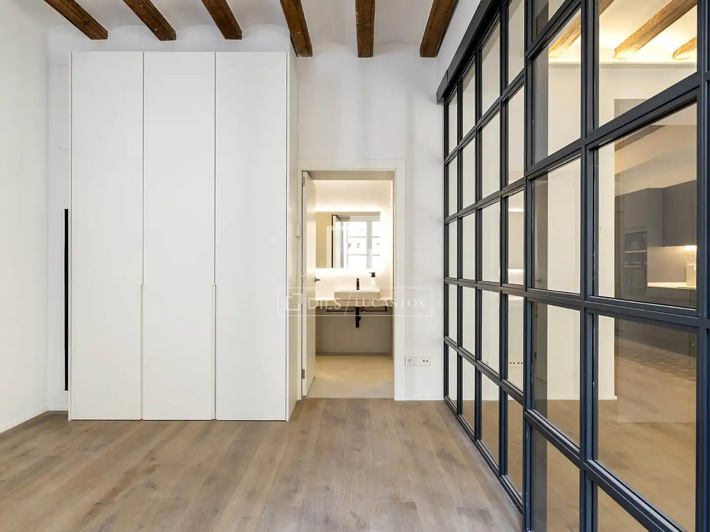 Wohnung zum Verkauf in Barcelona mit Klimaanlage, Heizung und Parkett