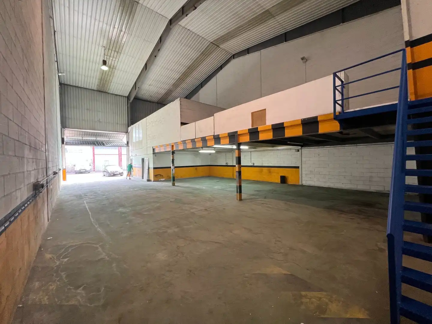 Parking of Industrial buildings for rent in Padrón