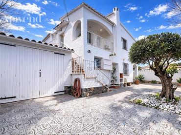 Villa in vendita a montseny