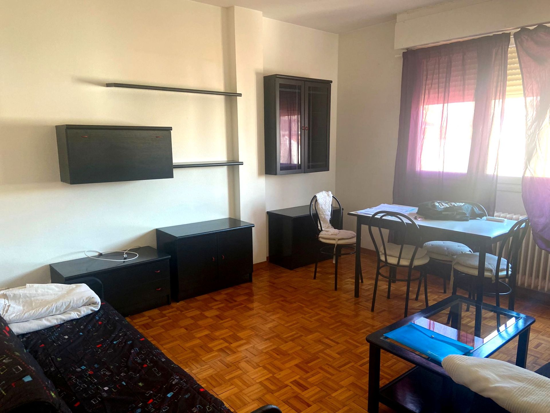 Living room of Flat for rent in  Zaragoza Capital  with Heating, Parquet flooring and Furnished