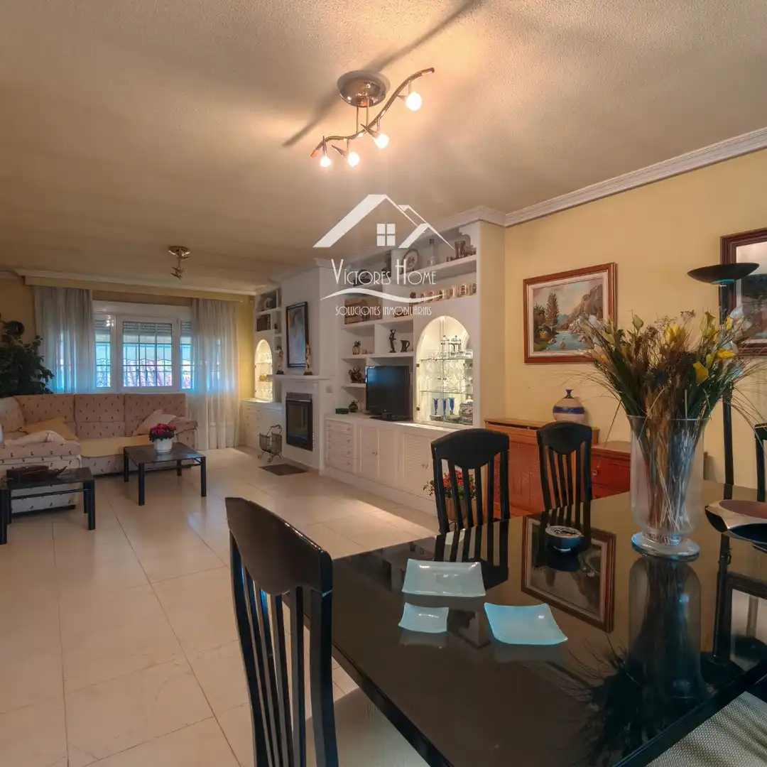 Wohnzimmer von Einfamilien-Reihenhaus zum Verkauf in San Agustín del Guadalix mit Klimaanlage, Heizung und Parkett