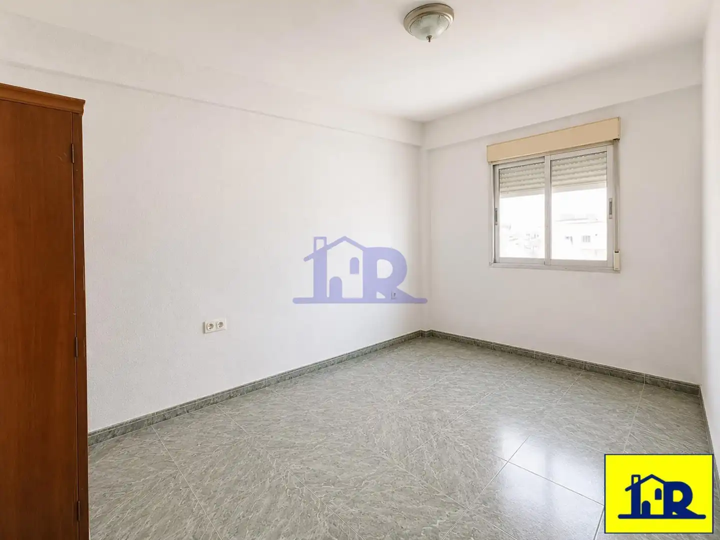 Bedroom of Flat for sale in Cuenca  with Air Conditioner and Heating