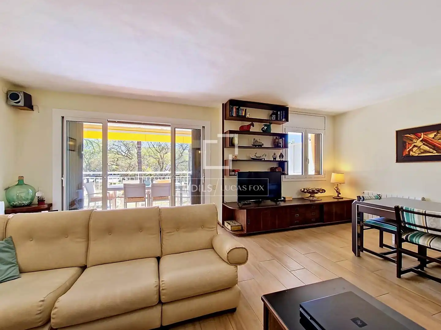 Living room of Flat for sale in Vilanova i la Geltrú  with Air Conditioner, Heating and Terrace