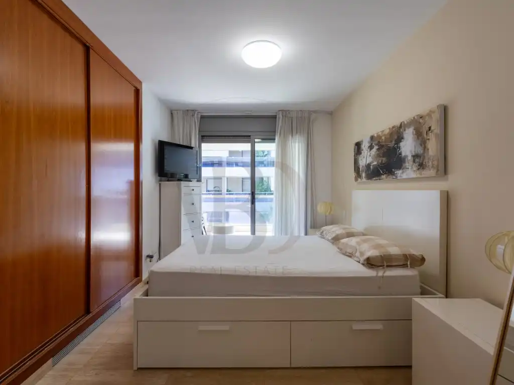 Habitación de Apartamento de alquiler en Eivissa con Aire acondicionado, Terraza y Piscina comunitaria