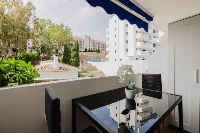 Piso en Venta en C. Salinas en Cortijo Torrequebrada