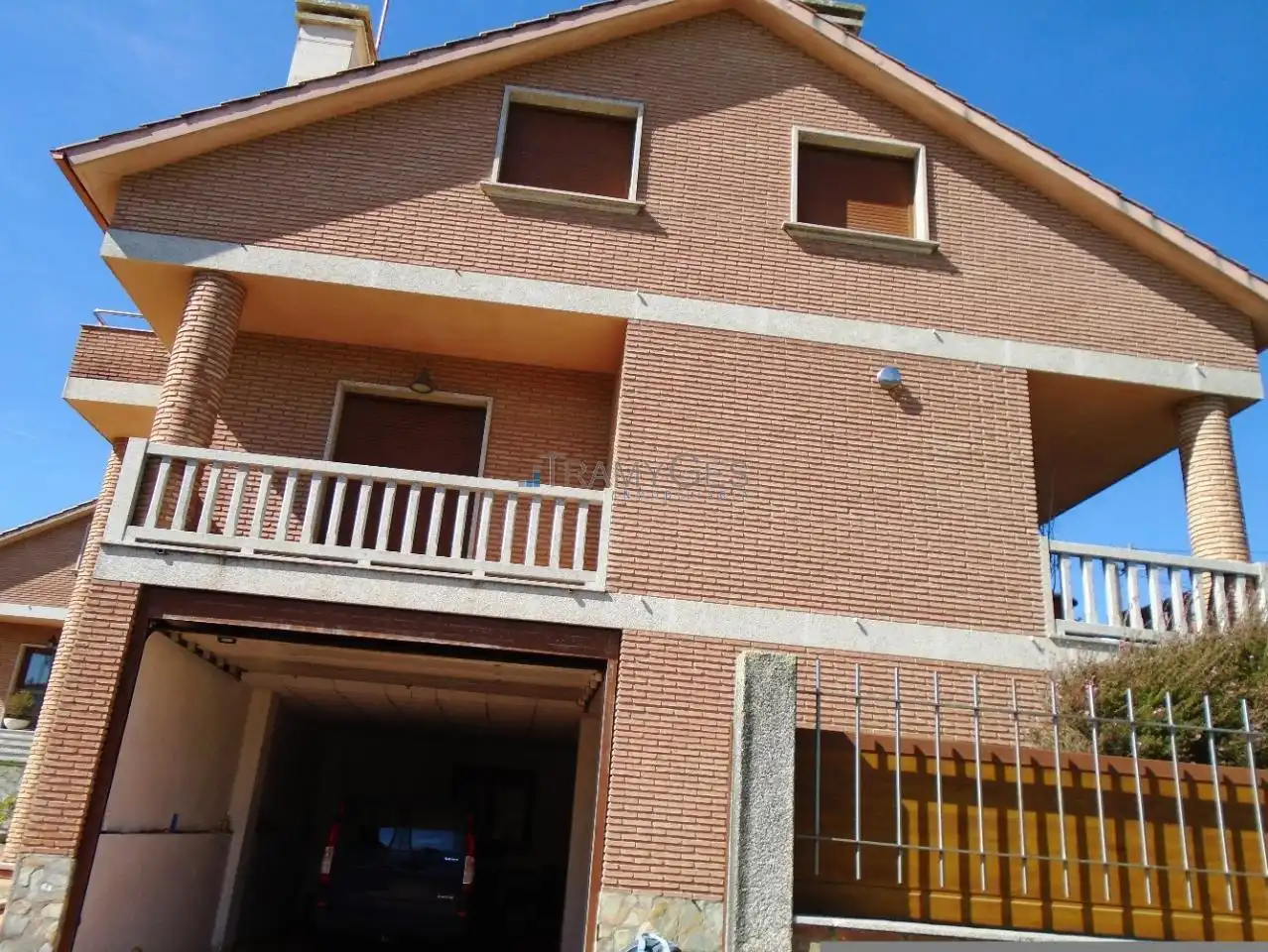 Vista exterior de Casa o xalet en venda en A Guarda   amb Calefacció, Jardí privat i Parquet