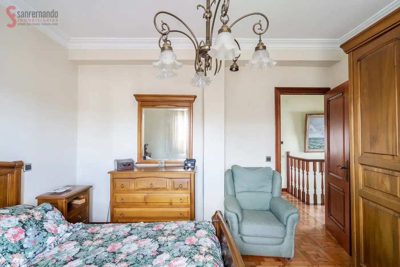 Habitación de Casa o chalet en venta en Torrelavega  con Calefacción, Jardín privado y Parquet