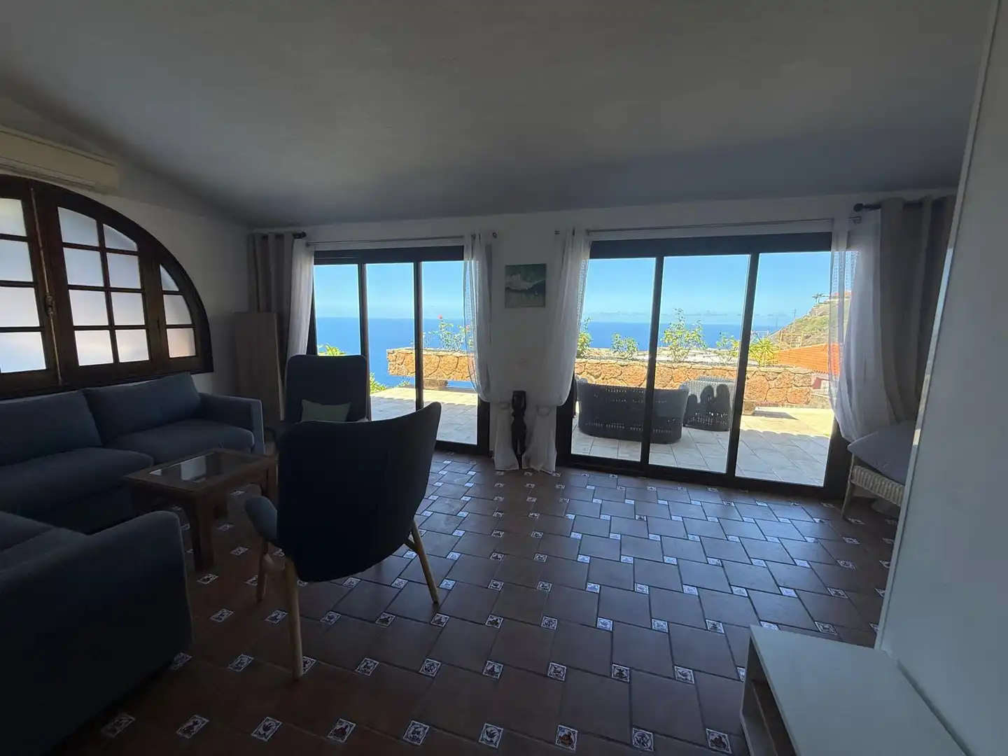 Sala d'estar de Casa o xalet en venda en El Sauzal amb Aire condicionat, Jardí privat i Terrassa
