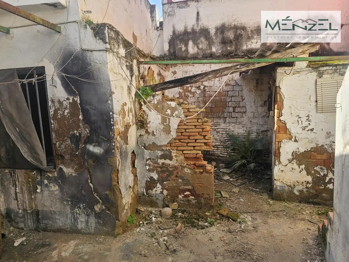 Vista exterior de Casa o xalet en venda en Coria del Río