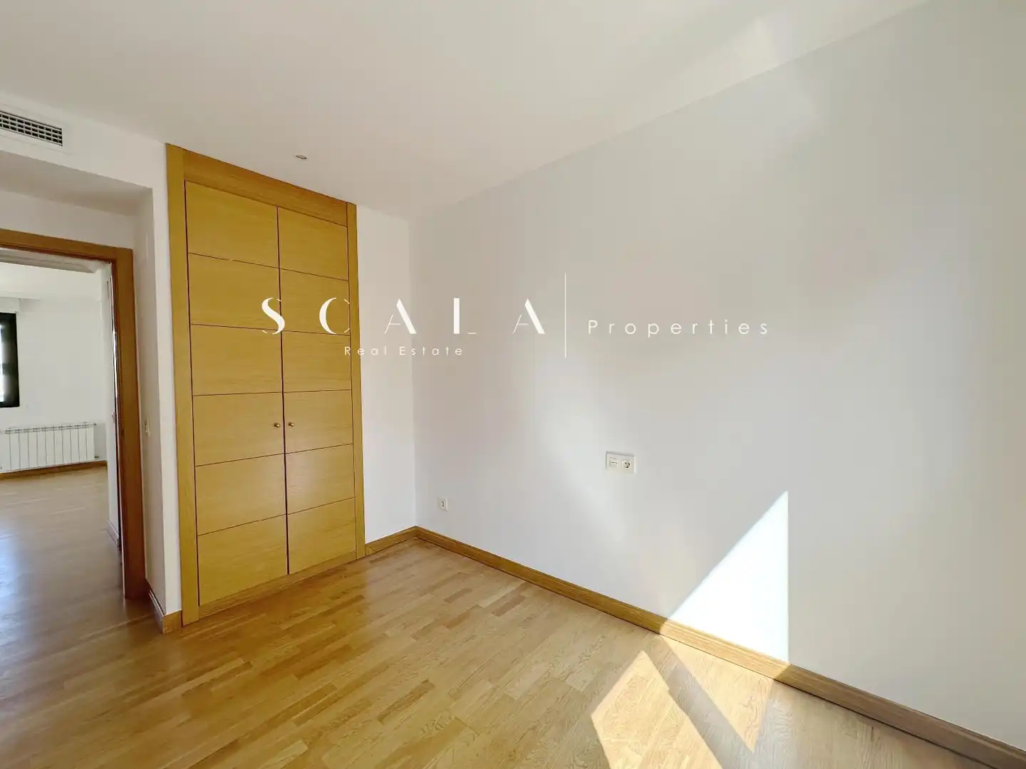 Schlafzimmer von Wohnung zur Miete in Madrid mit Klimaanlage, Heizung und Parkett