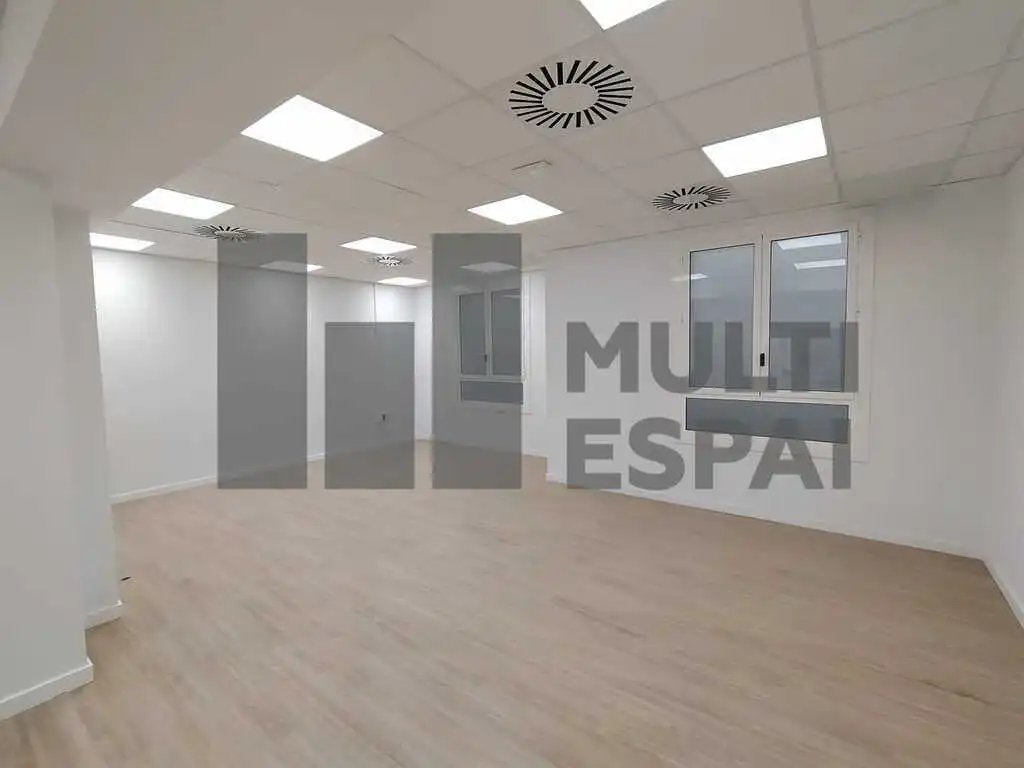 Local de alquiler en Carrer de Còrsega, La Nova Esquerra de l'Eixample