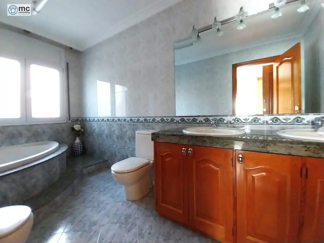 Bathroom of Houses for sale in Canovelles  with Air Conditioner, Private garden and Terrace